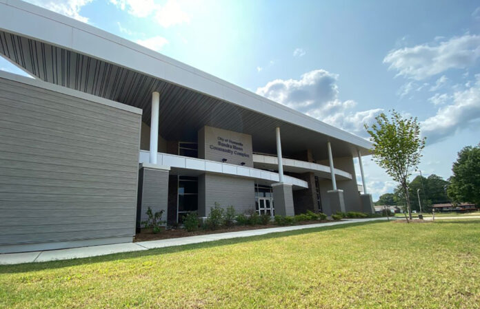 Sandra-Moon Community Complex