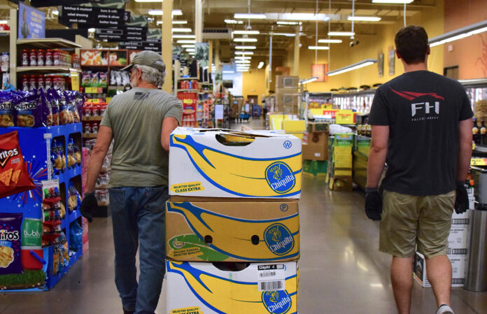 OneGenAway first responders rescue food from a grocery store