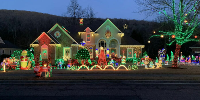 Preston-Valley-Christmas-Lights-Horseshoe-Trail-Memorabilia-Featured