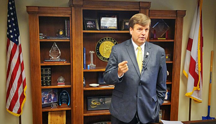 Strong-Breifing-HSV-Office