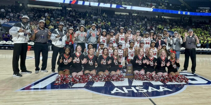 Hazel-Green-High-School-Girls-Basketball-Team-696x348 (1)