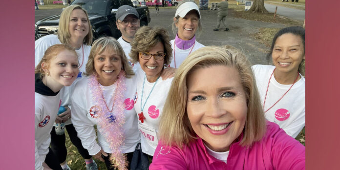 Liz-Hurley-Ribbon-Run