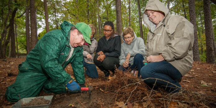 Trapping-Workshop-BOW-by-Billy-Pope,-ADCNR